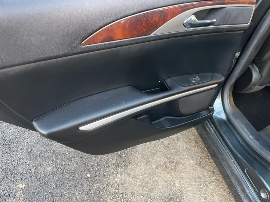 2016 Lincoln MKZ 4dr Sdn FWD photo