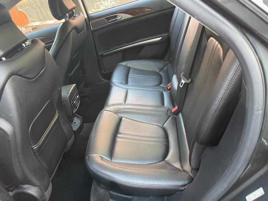 2016 Lincoln MKZ 4dr Sdn FWD photo