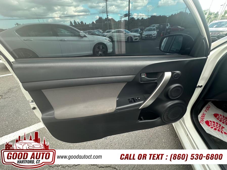 2015 Scion tC 2dr HB Auto (Natl) photo