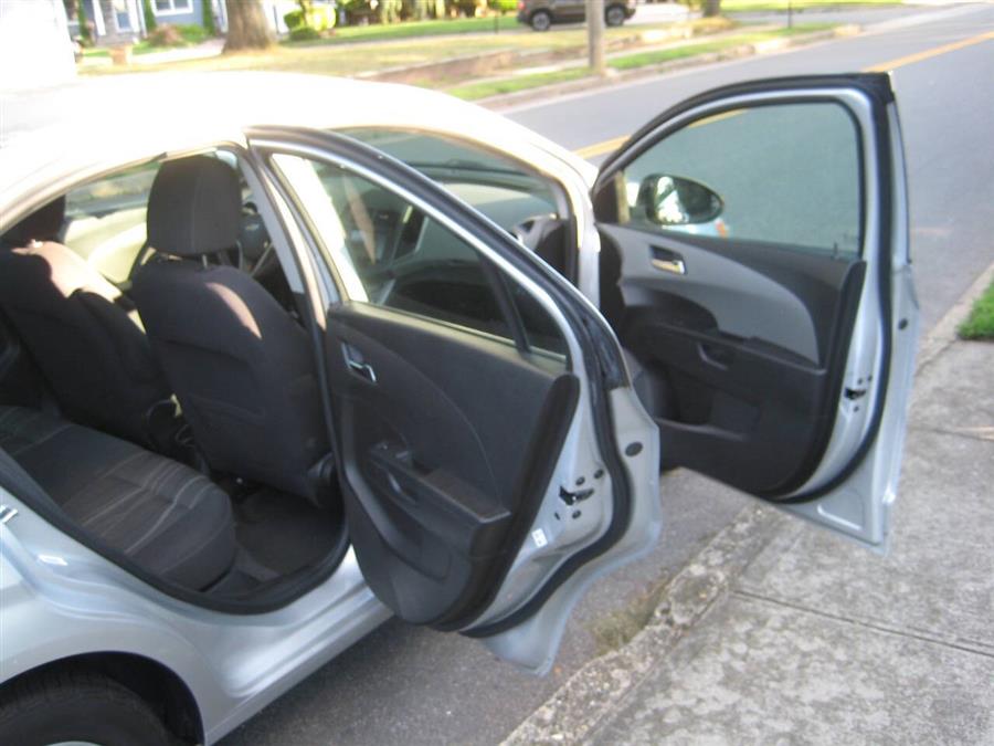 2016 Chevrolet Sonic LT Auto 4dr Sedan photo
