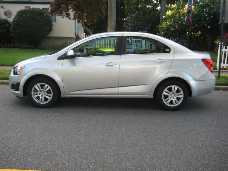 2016 Chevrolet Sonic LT Auto 4dr Sedan photo