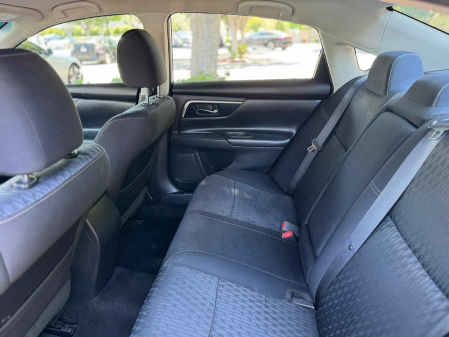2017 Nissan Altima 2.5 SV Sedan photo