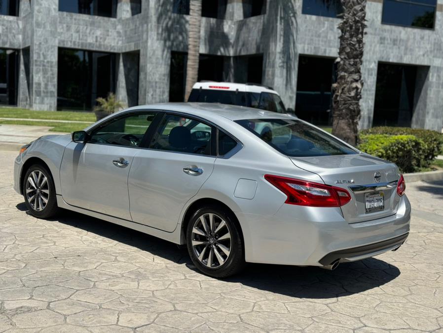 2017 Nissan Altima 2.5 SV Sedan photo