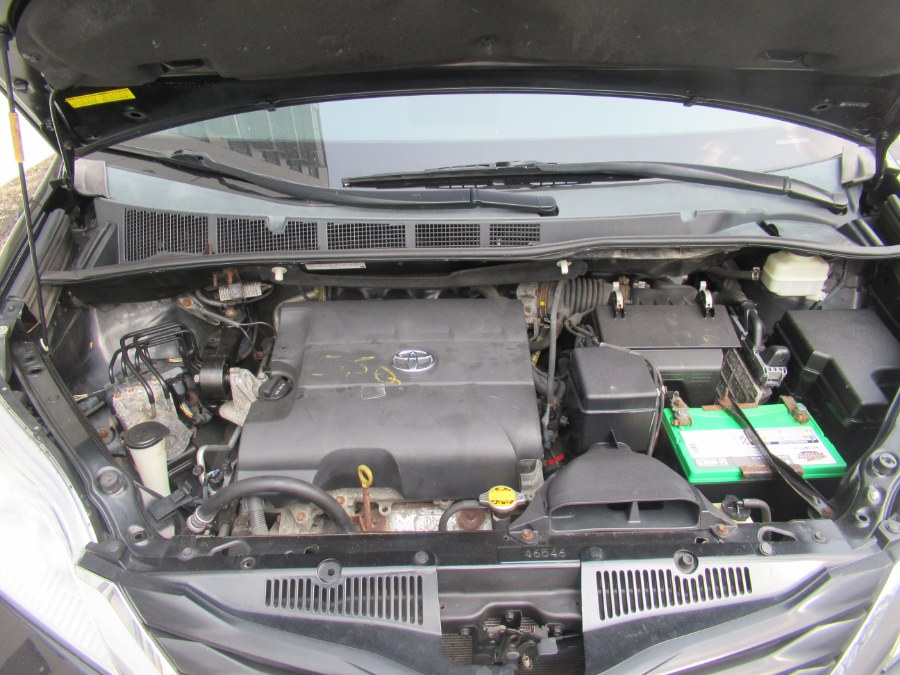 2014 Toyota Sienna LE 7-Passenger Auto Access Sea photo