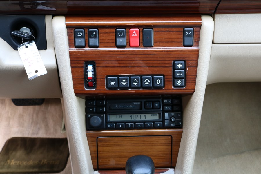 1995 Mercedes-Benz E-Class E320 photo