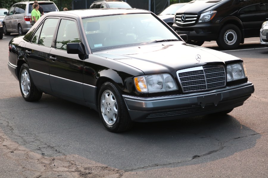 1995 Mercedes-Benz E-Class E320 photo