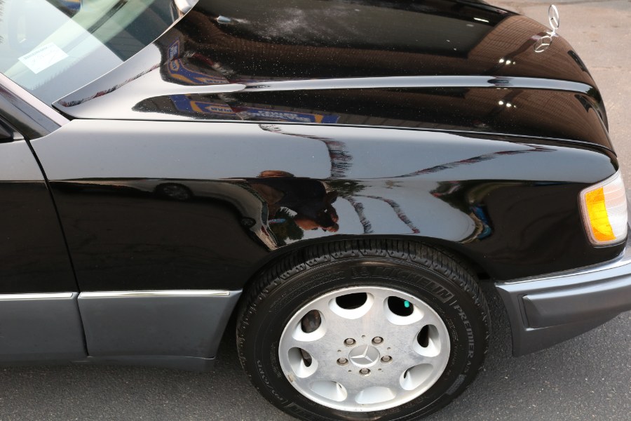 1995 Mercedes-Benz E-Class E320 photo