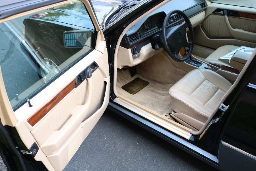 1995 Mercedes-Benz E-Class E320 photo