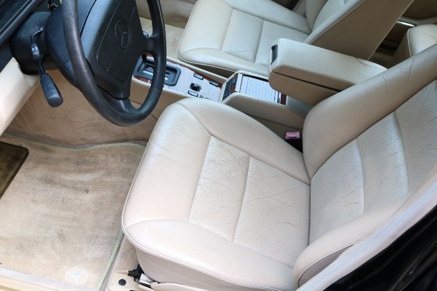 1995 Mercedes-Benz E-Class E320 photo