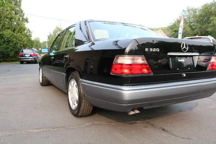 1995 Mercedes-Benz E-Class E320 photo
