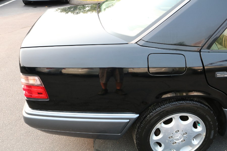 1995 Mercedes-Benz E-Class E320 photo