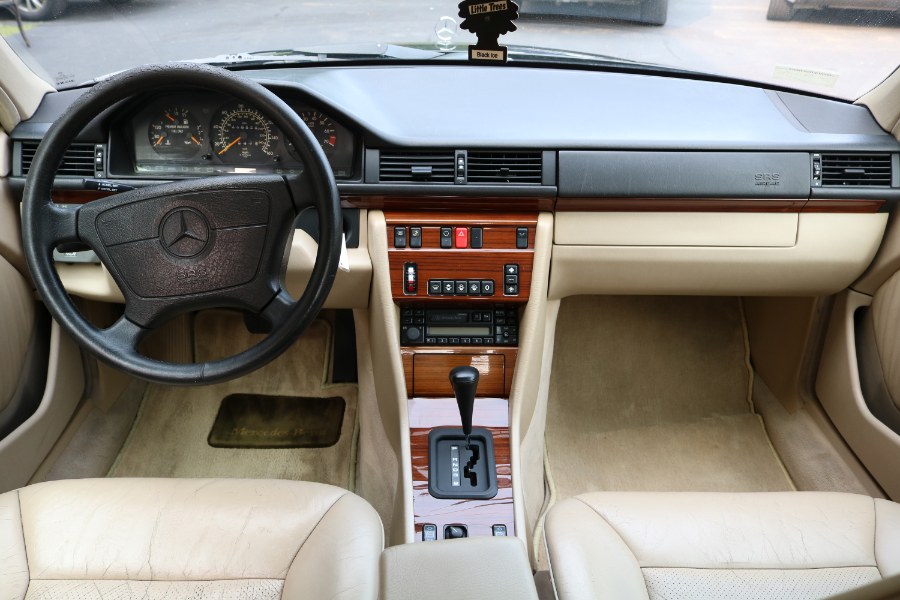 1995 Mercedes-Benz E-Class E320 photo