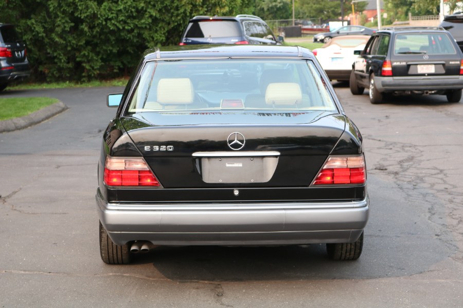 1995 Mercedes-Benz E-Class E320 photo