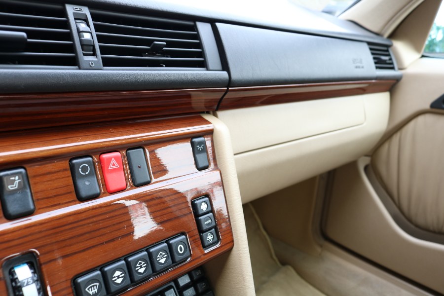 1995 Mercedes-Benz E-Class E320 photo