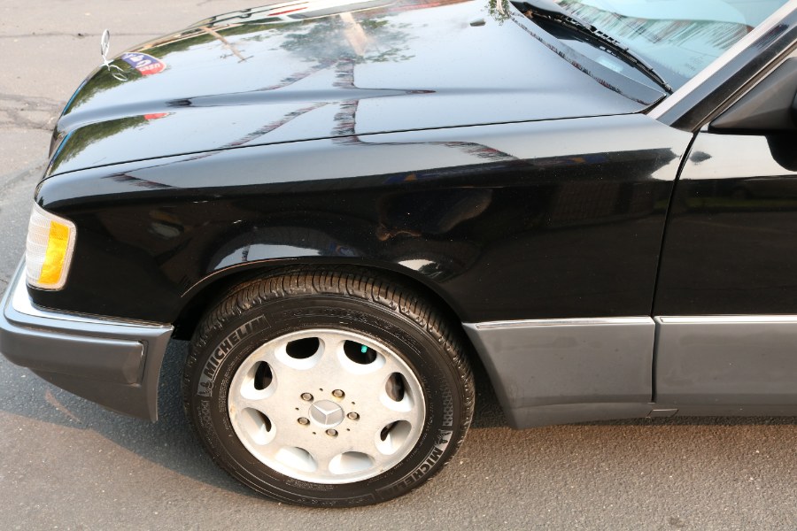 1995 Mercedes-Benz E-Class E320 photo
