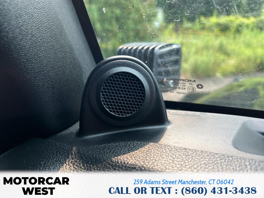 2012 Jeep Wrangler Unlimited Sahara photo