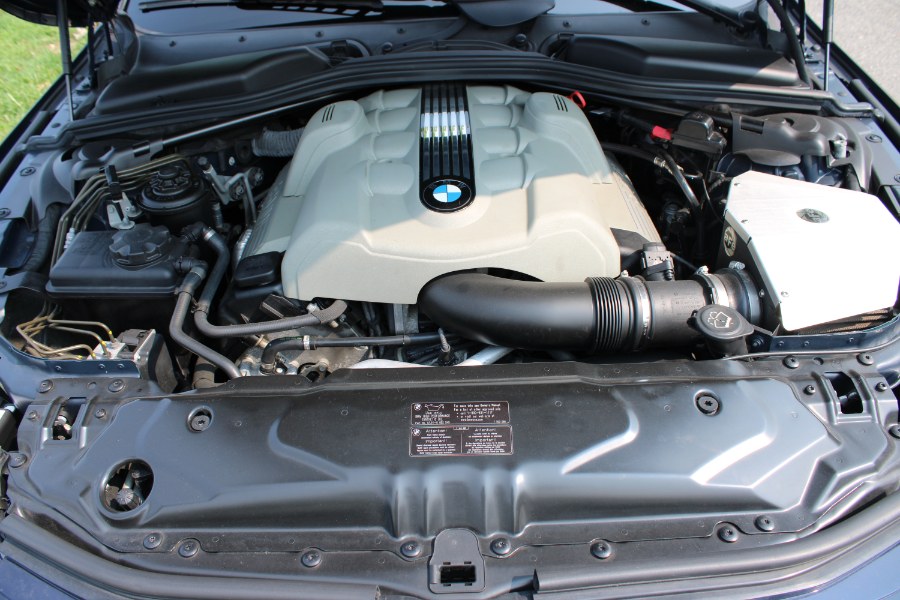 2004 BMW 5-Series 545i photo