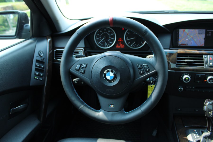 2004 BMW 5-Series 545i photo