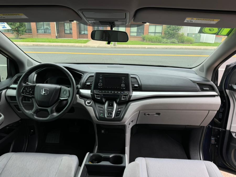 2018 Honda Odyssey LX Auto photo