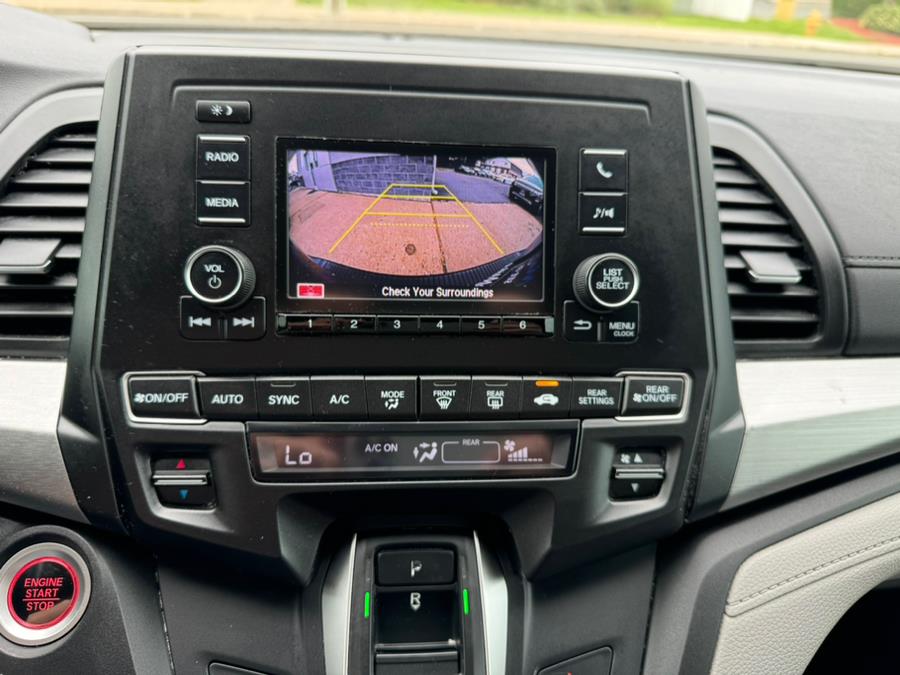 2018 Honda Odyssey LX Auto photo