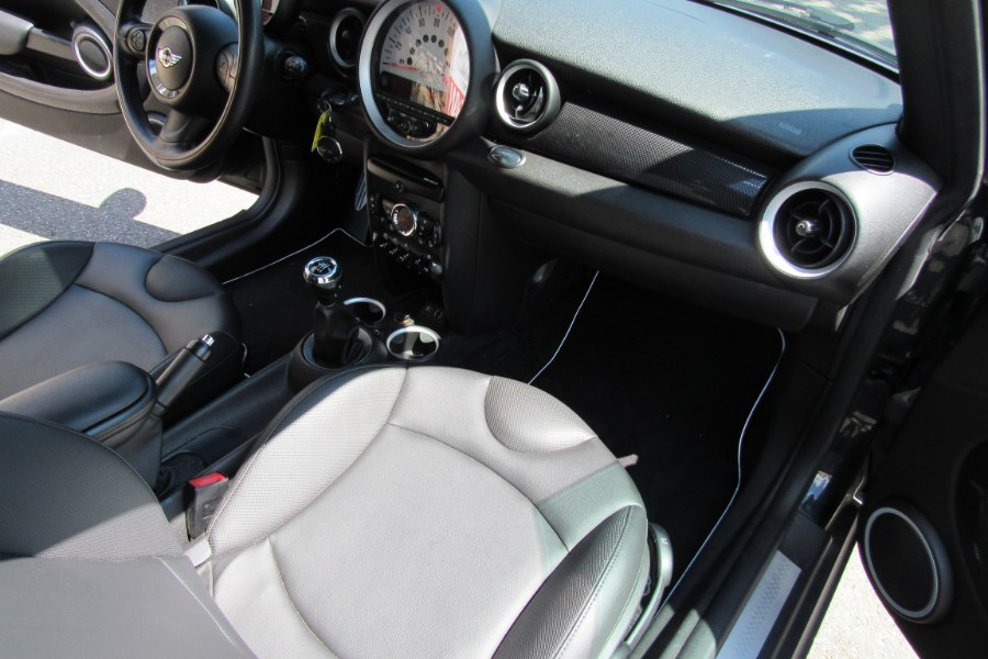 2013 MINI Cooper S photo