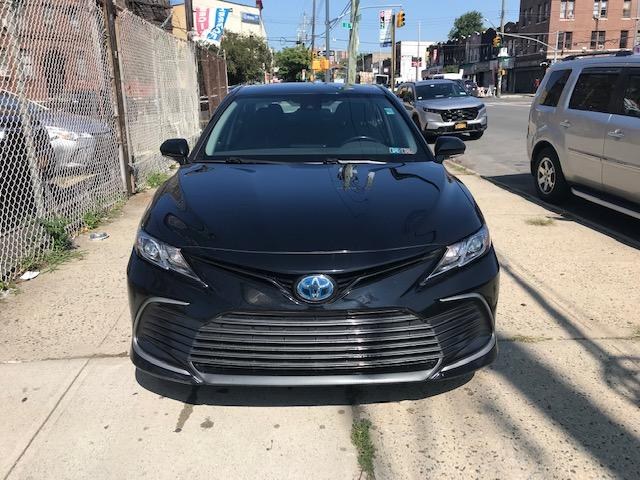 2022 Toyota Camry Hybrid LE CVT (Natl) photo