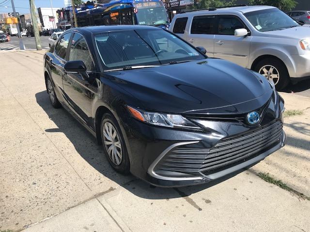 2022 Toyota Camry Hybrid LE CVT (Natl) photo