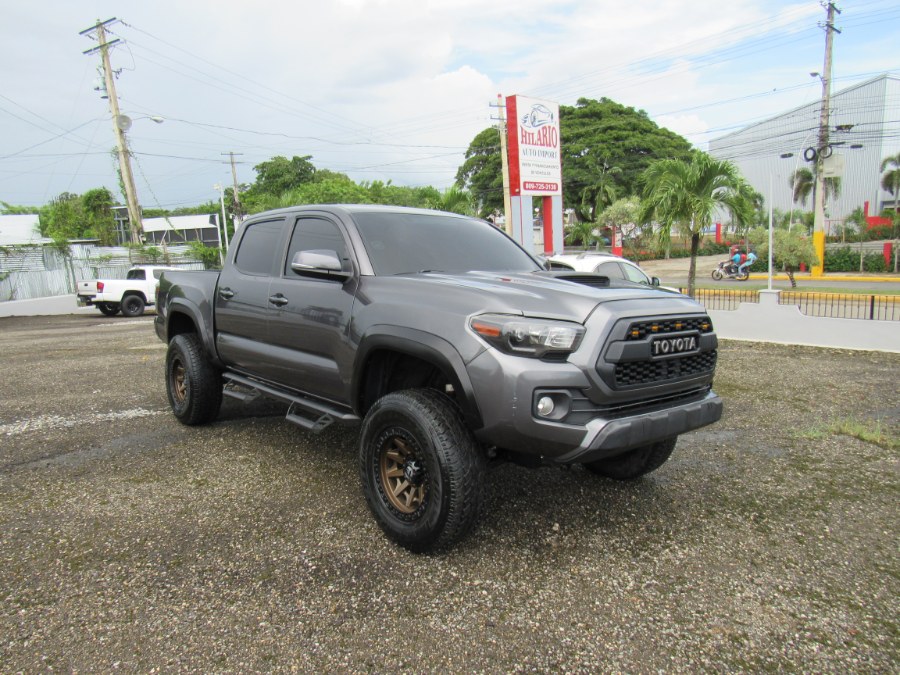 2017 Toyota Tacoma SR5 Double Cab 5'' Bed V6 4x4  photo