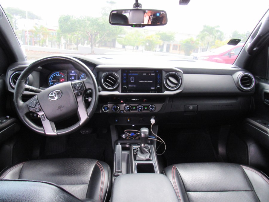 2017 Toyota Tacoma SR5 Double Cab 5'' Bed V6 4x4  photo