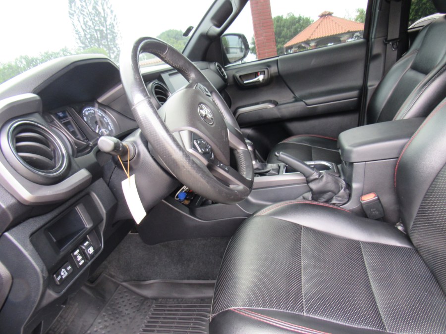 2017 Toyota Tacoma SR5 Double Cab 5'' Bed V6 4x4  photo