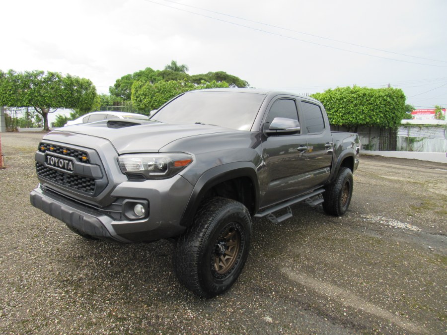 2017 Toyota Tacoma SR5 Double Cab 5'' Bed V6 4x4  photo