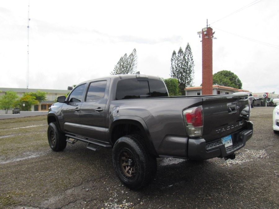 2017 Toyota Tacoma SR5 Double Cab 5'' Bed V6 4x4  photo