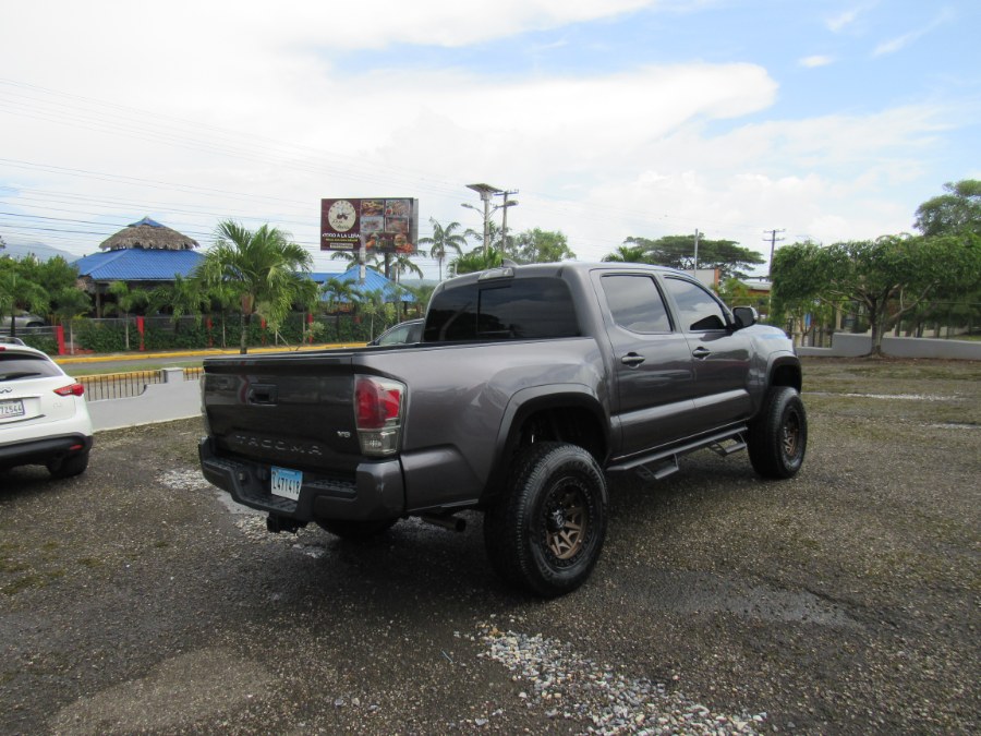 2017 Toyota Tacoma SR5 Double Cab 5'' Bed V6 4x4  photo