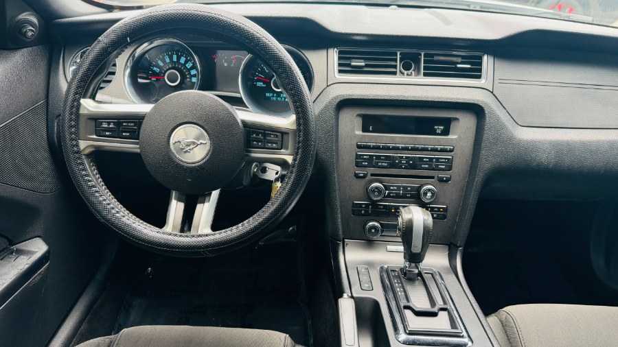 2014 Ford Mustang V6 photo
