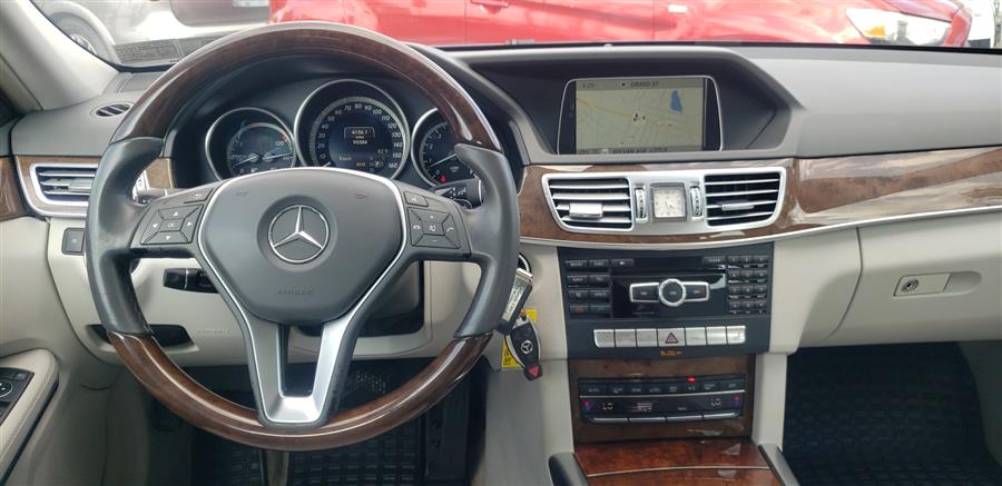 2014 Mercedes-Benz E-Class E350 4MATIC Sport photo