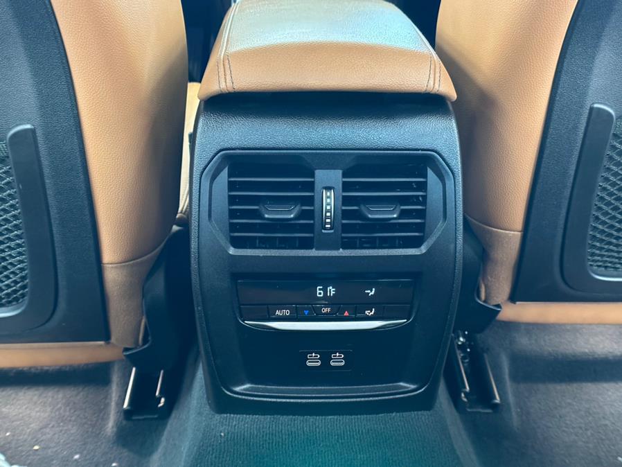 2021 BMW 3-Series 330i xDrive Sedan North Americ photo