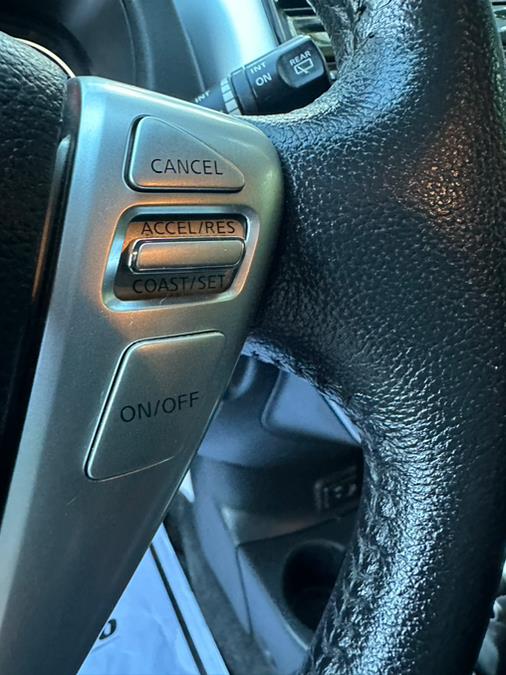 2017 Nissan Versa Note SV CVT photo