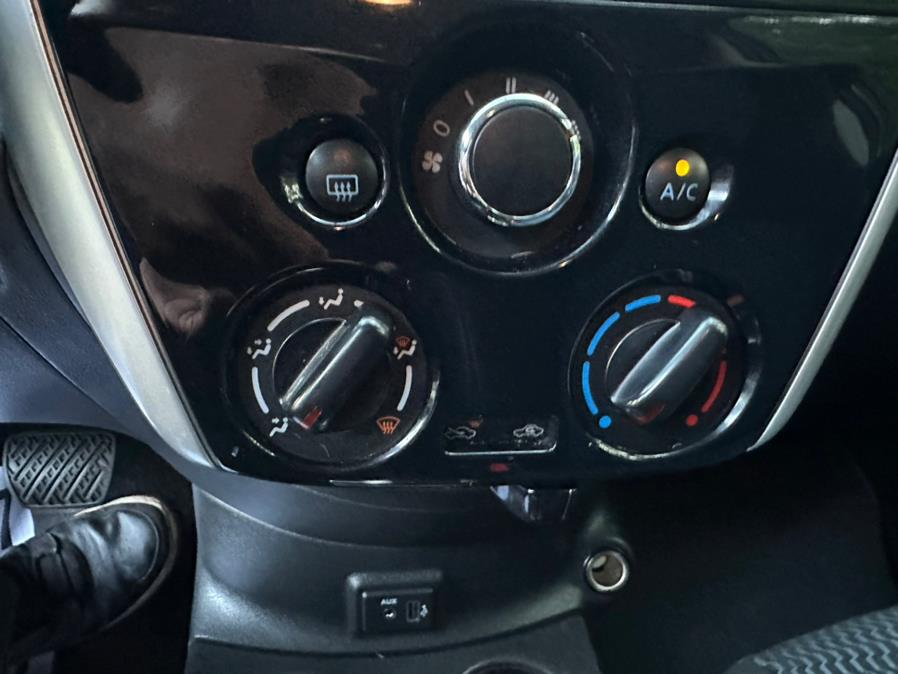 2017 Nissan Versa Note SV CVT photo