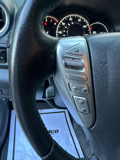 2017 Nissan Versa Note SV CVT photo