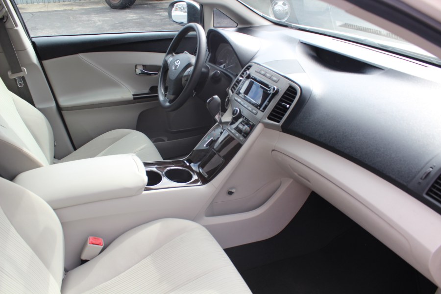 2011 Toyota Venza FWD V6 photo