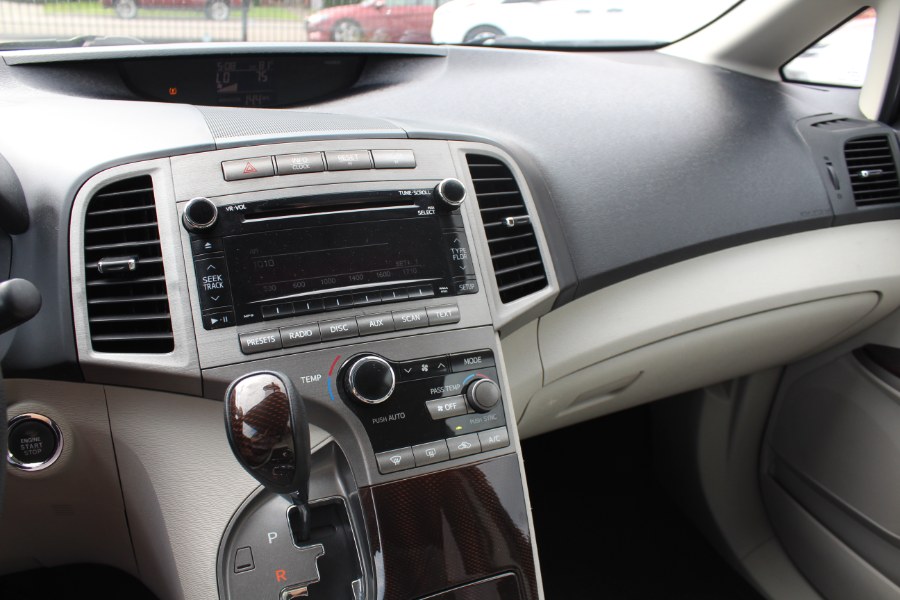 2011 Toyota Venza FWD V6 photo
