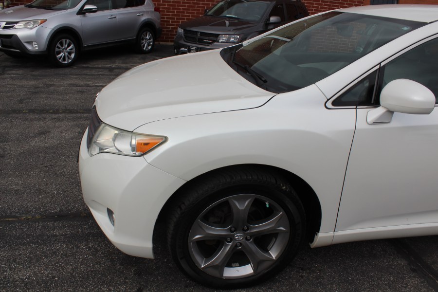 2011 Toyota Venza FWD V6 photo