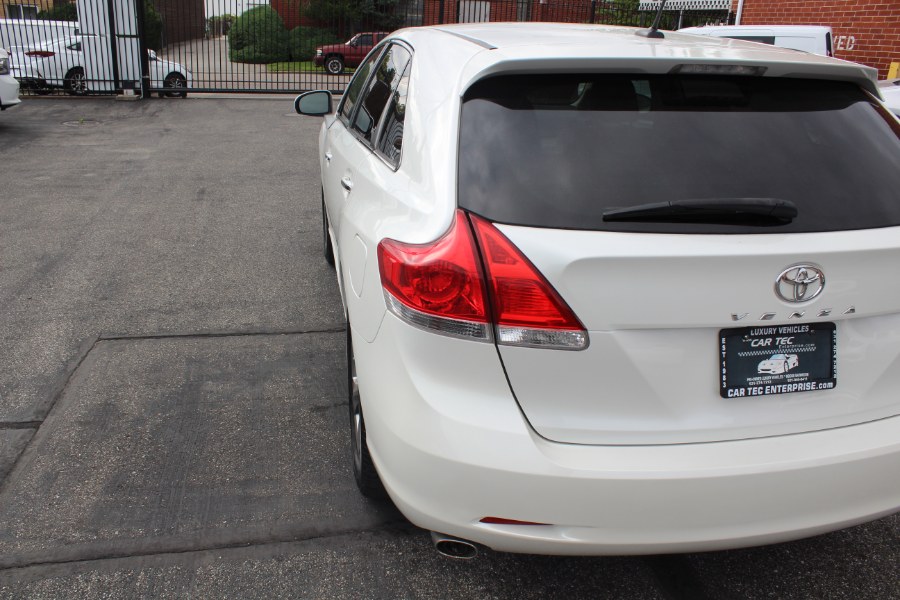 2011 Toyota Venza FWD V6 photo