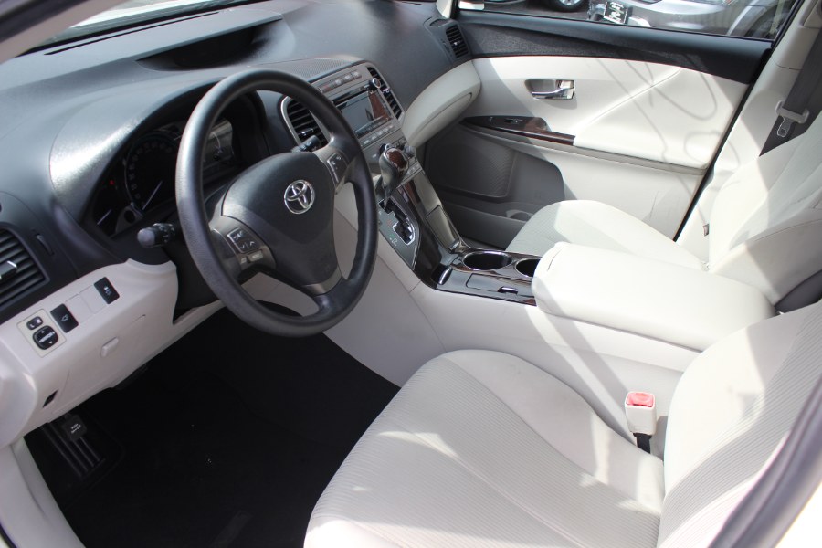 2011 Toyota Venza FWD V6 photo