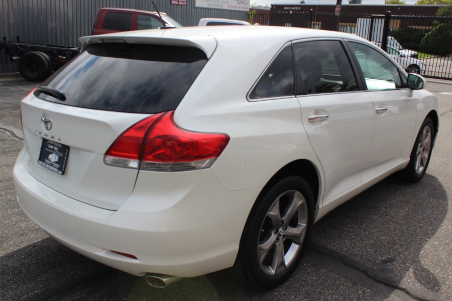 2011 Toyota Venza FWD V6 photo