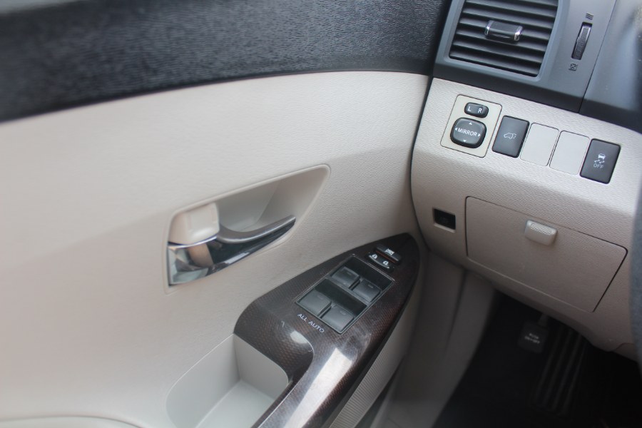 2011 Toyota Venza FWD V6 photo