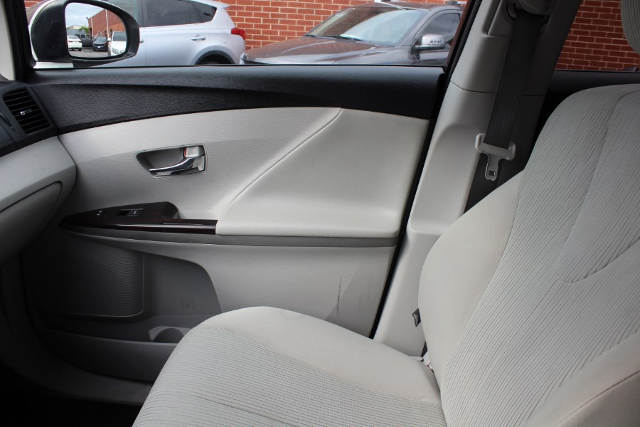 2011 Toyota Venza FWD V6 photo