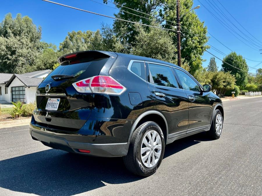 2015 Nissan Rogue FWD 4dr SV photo