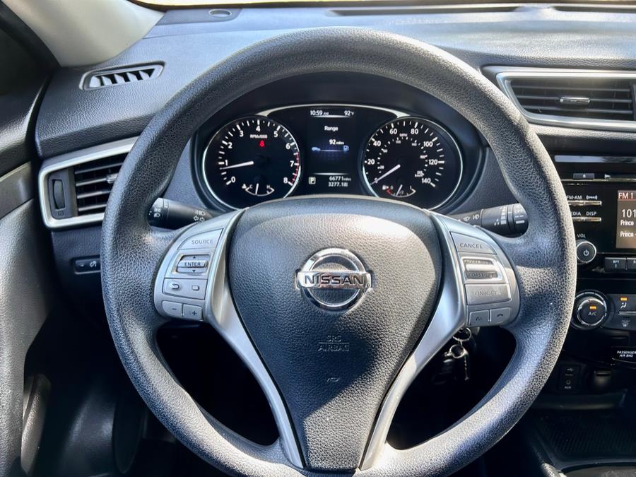 2015 Nissan Rogue FWD 4dr SV photo