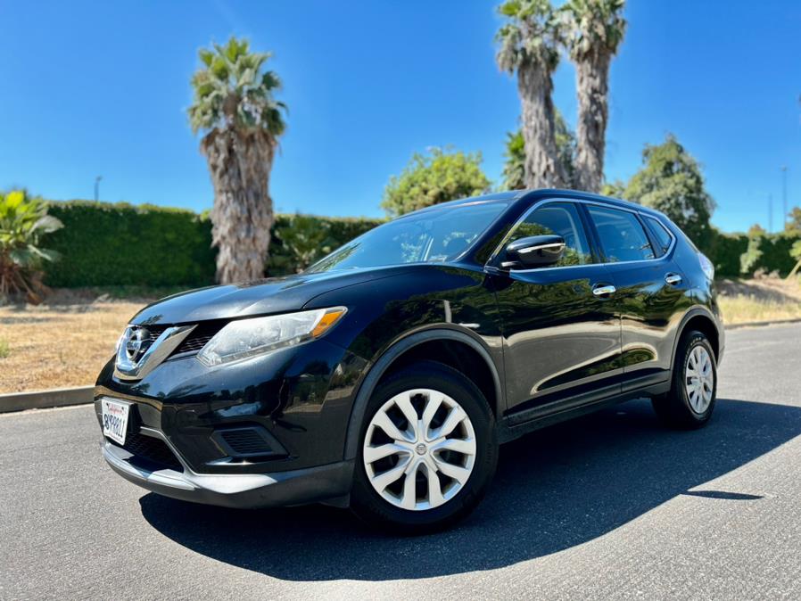 2015 Nissan Rogue FWD 4dr SV photo